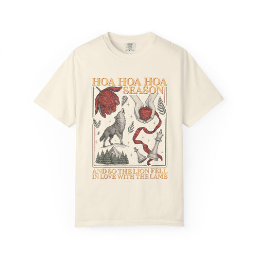 Hoa Season Graphic T-Shirt — Vintage Wolf & Floral Illustration Tee