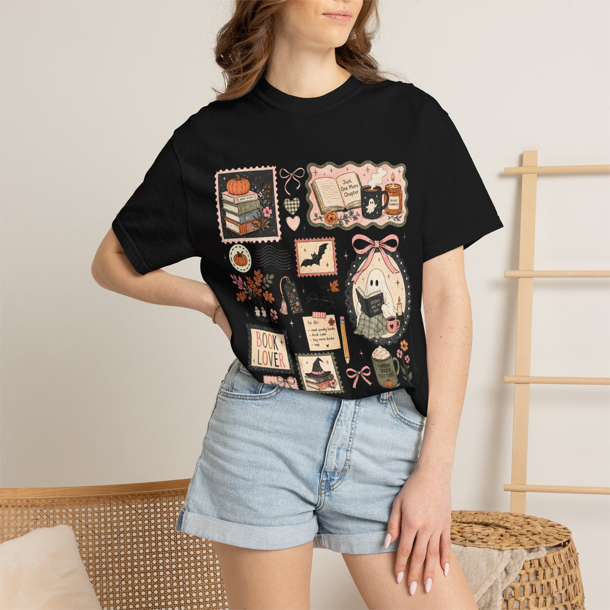 Book Lover ghostie Graphic T-Shirt