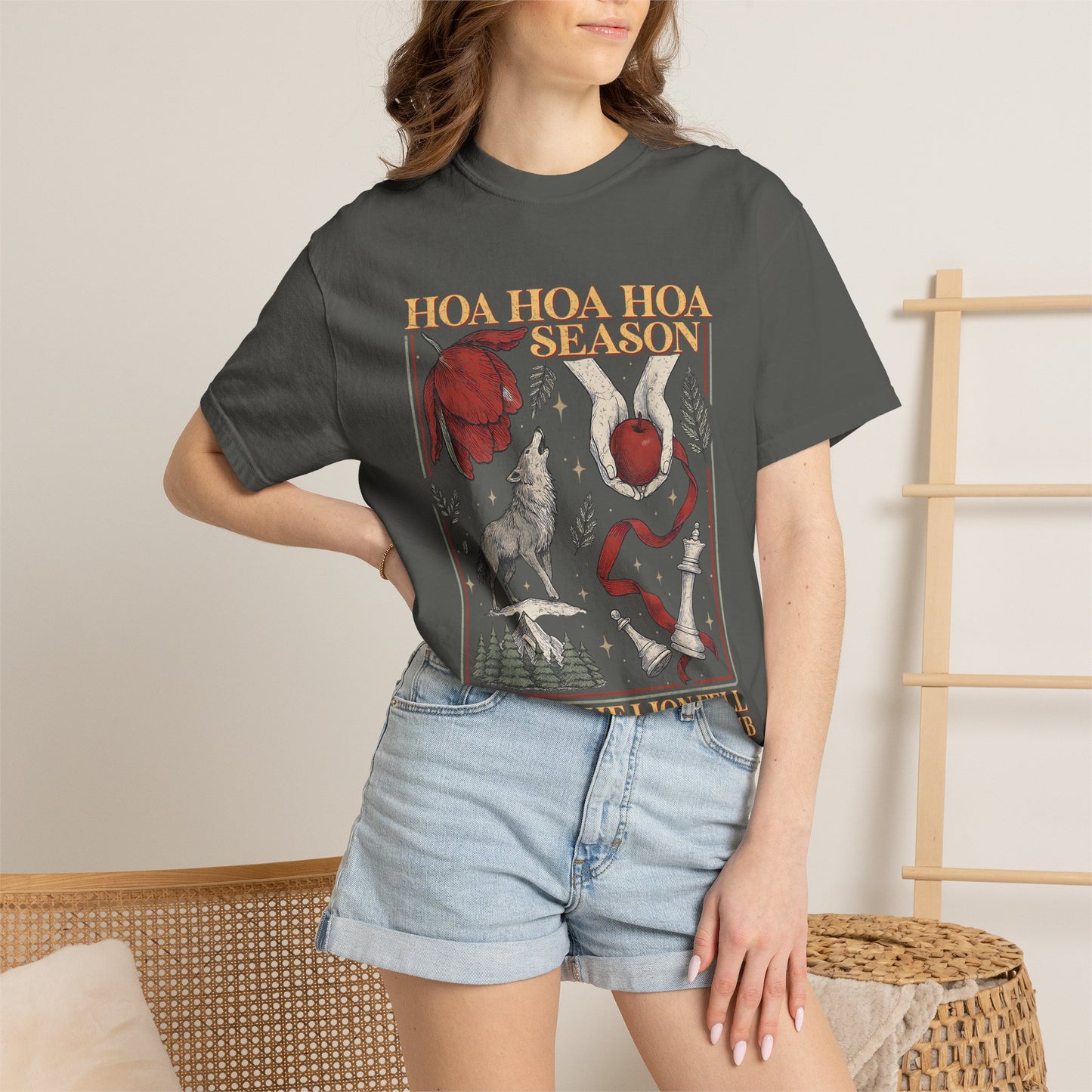 Hoa Season Graphic T-Shirt — Vintage Wolf & Floral Illustration Tee