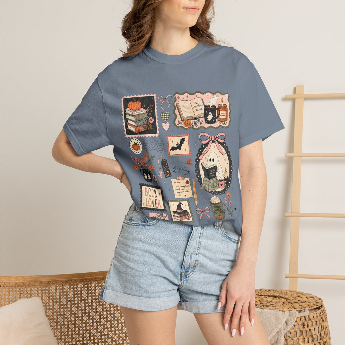 Book Lover ghostie Graphic T-Shirt