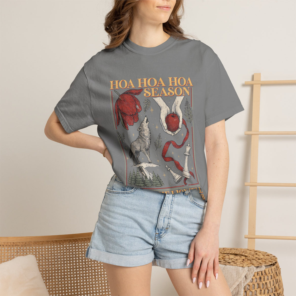 Hoa Season Graphic T-Shirt — Vintage Wolf & Floral Illustration Tee