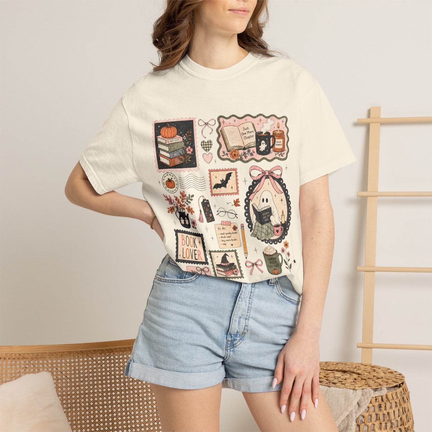 Book Lover ghostie Graphic T-Shirt